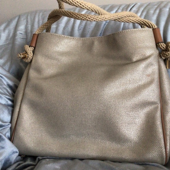 Michael Kors Isla tote - Picture 3 of 5